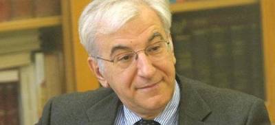 Φοιτήτριες καταγγέλλουν τον καθηγητή Μουτσόπουλο για σεξιστικά υπονοούμενα