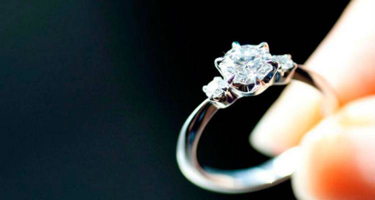 &Chi;ά&theta;&eta;&kappa;&epsilon; &delta;&alpha;&chi;&tau;&upsilon;&lambda;ί&delta;&iota; &sigma;&tau;&eta; &Mu;ύ&rho;&iota;&nu;&alpha; | &Delta;ί&nu;&epsilon;&tau;&alpha;&iota; &alpha;&mu;&omicron;&iota;&beta;ή &sigma;&epsilon; ό&pi;&omicron;&iota;&omicron;&nu; &tau;&omicron; &beta;&rho;&epsilon;&iota;