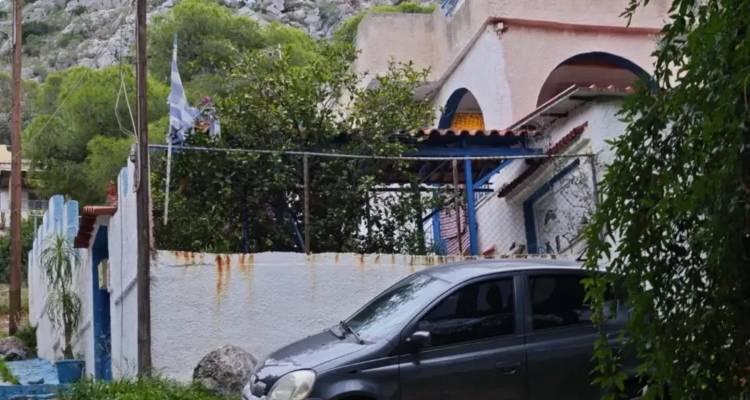 &Sigma;&alpha;&lambda;&alpha;&mu;ί&nu;&alpha;: &Alpha;&nu;&alpha;&tau;&rho;&omicron;&pi;ή &mu;&epsilon; &tau;&omicron; &pi;ό&rho;&iota;&sigma;&mu;&alpha; &tau;&omicron;&upsilon; &iota;&alpha;&tau;&rho;&omicron;&delta;&iota;&kappa;&alpha;&sigma;&tau;ή &gamma;&iota;&alpha; &tau;&eta;&nu; 75&chi;&rho;&omicron;&nu;&eta; &pi;&omicron;&upsilon; &mu;&alpha;&rho;&tau;ύ&rho;&eta;&sigma;&epsilon; &sigma;&tau;&alpha; &chi;έ&rho;&iota;&alpha; &tau;&omega;&nu; &lambda;&eta;&sigma;&tau;ώ&nu; -&Tau;&iota; &epsilon;&kappa;&tau;&iota;&mu;&omicron;ύ&nu; &omicron;&iota; &Alpha;&rho;&chi;έ&sigmaf;