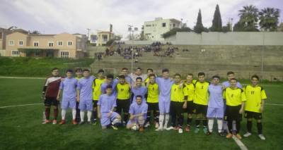 &Mu;&epsilon; &alpha;&mu;&epsilon;ί&omega;&tau;&omicron; &epsilon;&nu;&delta;&iota;&alpha;&phi;έ&rho;&omicron;&nu; &sigma;&upsilon;&nu;&epsilon;&chi;ί&zeta;&omicron;&nu;&tau;&alpha;&iota; &omicron;&iota; &sigma;&chi;&omicron;&lambda;&iota;&kappa;&omicron;ί &alpha;&gamma;ώ&nu;&epsilon;&sigmaf; &Lambda;&upsilon;&kappa;&epsilon;ί&omega;&nu; &sigma;&epsilon; &Lambda;ή&mu;&nu;&omicron; &kappa;&alpha;&iota; &Lambda;έ&sigma;&beta;&omicron; (photos)