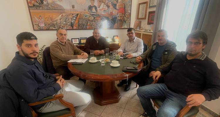 &Sigma;&upsilon;&nu;ά&nu;&tau;&eta;&sigma;&eta; &delta;&eta;&mu;&omicron;&tau;&iota;&kappa;ή&sigmaf; &alpha;&rho;&chi;ή&sigmaf; &mu;&epsilon; &tau;&omicron;&nu; &Chi;. &Alpha;&theta;&alpha;&nu;&alpha;&sigma;ί&omicron;&upsilon; &gamma;&iota;&alpha; &tau;&iota;&sigmaf; &zeta;&eta;&mu;&iota;έ&sigmaf; &tau;&eta;&sigmaf; &kappa;&alpha;&kappa;&omicron;&kappa;&alpha;&iota;&rho;ί&alpha;&sigmaf; &kappa;&alpha;&iota; &tau;&iota;&sigmaf; &alpha;&pi;&omicron;&zeta;&eta;&mu;&iota;ώ&sigma;&epsilon;&iota;&sigmaf;