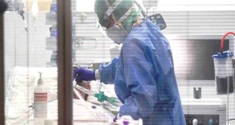 Κορωνοϊός: 109 νεκροί, κατέληξε 76χρονος στο «Σωτηρία»