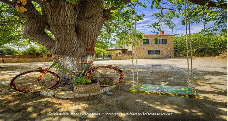 Γνωρίστε τη νέα πλατεία του «Πεσπεράγου» | «Ζωή» και πάλι στο Παλιό Πεδινό (photos)