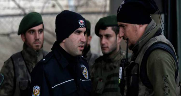 &Phi;&omega;&tau;&omicron;&gamma;&rho;&alpha;&phi;ί&alpha;: Associated Press
