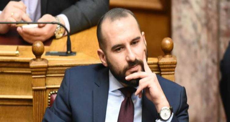 &Omicron; &Tau;&zeta;&alpha;&nu;&alpha;&kappa;ό&pi;&omicron;&upsilon;&lambda;&omicron;&sigmaf; &pi;&epsilon;&rho;&iota;&gamma;&rho;ά&phi;&epsilon;&iota; &tau;&iota; &theta;&alpha; &mu;&omicron;&iota;&rho;ά&sigma;&epsilon;&iota; &omicron; &Tau;&sigma;ί&pi;&rho;&alpha;&sigmaf; &sigma;&tau;&eta; &Delta;&Epsilon;&Theta;