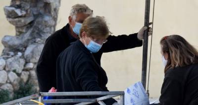 &Kappa;&rho;&omicron;ύ&sigma;&mu;&alpha;&tau;&alpha; &kappa;&omicron;&rho;&omega;&nu;&omicron;ϊ&omicron;ύ: &Mu;&epsilon; &tau;&omicron; &epsilon;&theta;&nu;&iota;&kappa;ό &mu;&eta;&tau;&rho;ώ&omicron; &alpha;&sigma;&theta;&epsilon;&nu;ώ&nu; &xi;&epsilon;&kappa;&iota;&nu;ά&epsilon;&iota; &eta; &epsilon;&pi;ό&mu;&epsilon;&nu;&eta; &phi;ά&sigma;&eta; &tau;&eta;&sigmaf; &mu;ά&chi;&eta;&sigmaf;