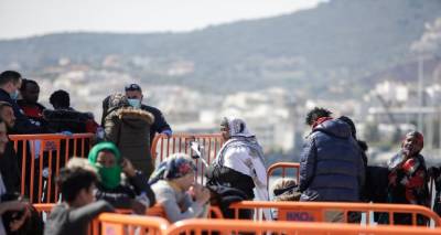 &Mu;&epsilon;&tau;&alpha;&nu;ά&sigma;&tau;&epsilon;&sigmaf; &sigma;&tau;&alpha; &nu;&eta;&sigma;&iota;ά: &Mu;&epsilon;&tau;&alpha;&phi;έ&rho;&omicron;&nu;&tau;&alpha;&iota; &sigma;&tau;&eta;&nu; &eta;&pi;&epsilon;&iota;&rho;&omega;&tau;&iota;&kappa;ή &Epsilon;&lambda;&lambda;ά&delta;&alpha; 2.380 &alpha;&iota;&tau;&omicron;ύ&nu;&tau;&epsilon;&sigmaf; ά&sigma;&upsilon;&lambda;&omicron;