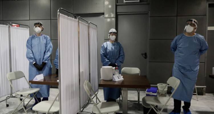 Αυστηρότεροι έλεγχοι, για να μην μπούμε σε 2ο κύμα κορωνοϊού | Πιέζουν για τη μάσκα οι ειδικοί