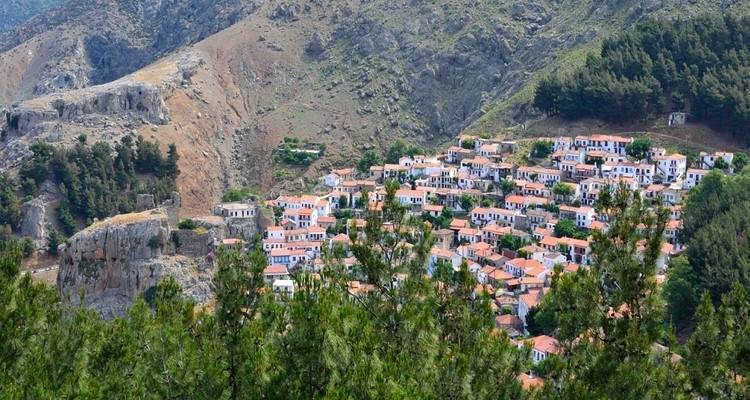 &Eta; Ά&gamma;&kappa;&upsilon;&rho;&alpha; &alpha;&mu;&phi;&iota;&sigma;&beta;&eta;&tau;&epsilon;ί &kappa;&alpha;&iota; &tau;&eta; &Sigma;&alpha;&mu;&omicron;&theta;&rho;ά&kappa;&eta;