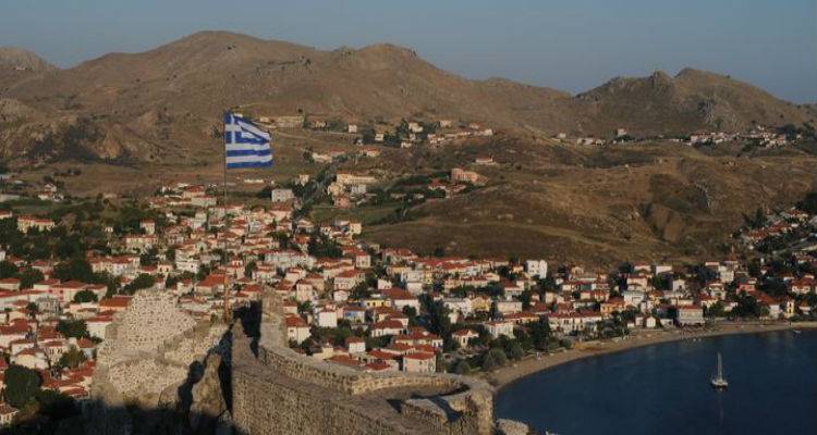 &Epsilon;&Lambda;&Epsilon;&Upsilon;&Theta;&Epsilon;&Rho;&Iota;&Alpha; 2015: &Epsilon;&kappa;&delta;ή&lambda;&omega;&sigma;&eta; &gamma;&iota;&alpha; &tau;&omicron;&nu; &epsilon;&omicron;&rho;&tau;&alpha;&sigma;&mu;ό &tau;&eta;&sigmaf; &alpha;&pi;&epsilon;&lambda;&epsilon;&upsilon;&theta;έ&rho;&omega;&sigma;&eta;&sigmaf; &tau;&omega;&nu; &nu;&eta;&sigma;&iota;ώ&nu; &tau;&omicron;&upsilon; &Beta;. &Alpha;&iota;&gamma;&alpha;ί&omicron;&upsilon; &sigma;&tau;&eta;&nu; &Alpha;&theta;ή&nu;&alpha;