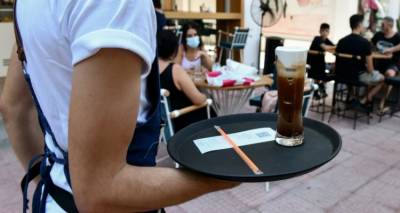 Τι αλλάζει για τους εργαζόμενους με το νέο εργασιακό ν/σ: Τι γίνεται με άδεια και υπερωρίες, προσλήψεις fast track