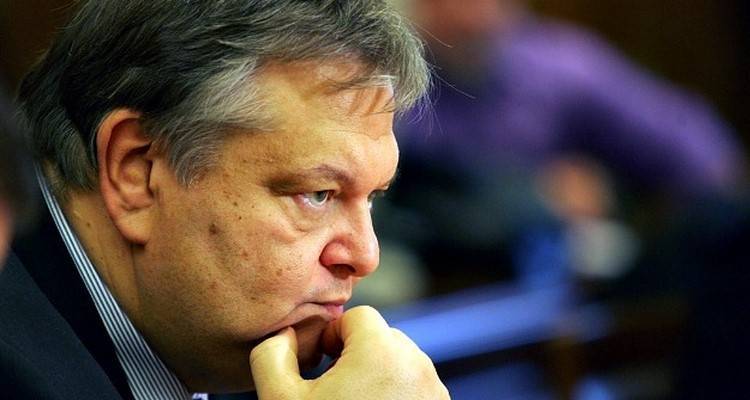 &Pi;&alpha;&rho;&alpha;&iota;&tau;&epsilon;ί&tau;&alpha;&iota; &omicron; &Beta;&epsilon;&nu;&iota;&zeta;έ&lambda;&omicron;&sigmaf; &alpha;&pi;ό &tau;&omicron; &Pi;&Alpha;&Sigma;&Omicron;&Kappa;