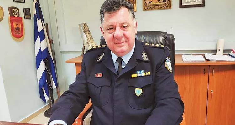 &Lambda;ή&mu;&nu;&omicron;&sigmaf;: &Omicron; &Gamma;. &Alpha;&sigma;&tau;&upsilon;&nu;&omicron;&mu;&iota;&kappa;ό&sigmaf; &Delta;&iota;&epsilon;&upsilon;&theta;&upsilon;&nu;&tau;ή&sigmaf; &Mu;&iota;&chi;&alpha;ή&lambda; &Sigma;&epsilon;&beta;&delta;&upsilon;&nu;ί&delta;&eta;&sigmaf; &sigma;&tau;&omicron;&nu; FM 100 &gamma;&iota;&alpha; &tau;&eta;&nu; &alpha;&upsilon;&rho;&iota;&alpha;&nu;ή &eta;&mu;&epsilon;&rho;ί&delta;&alpha; &mu;&epsilon; &theta;έ&mu;&alpha; &tau;&eta;&nu; &laquo;&Pi;&rho;&omicron;&sigma;&tau;&alpha;&sigma;ί&alpha; &tau;&omega;&nu; &Zeta;ώ&omega;&nu;&raquo; | &Sigma;&Upsilon;&Nu;&Epsilon;&Nu;&Tau;&Epsilon;&Upsilon;&Xi;&Eta;