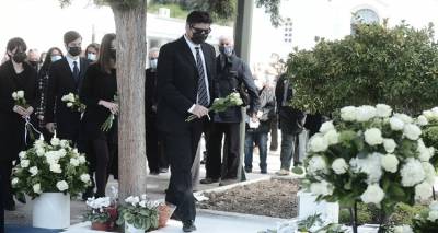 &Phi;ώ&phi;&eta; &Gamma;&epsilon;&nu;&nu;&eta;&mu;&alpha;&tau;ά: &Sigma;&tau;&omicron; &Alpha;&rsquo; &Nu;&epsilon;&kappa;&rho;&omicron;&tau;&alpha;&phi;&epsilon;ί&omicron; &tau;&epsilon;&lambda;έ&sigma;&tau;&eta;&kappa;&epsilon; &tau;&omicron; 40ή&mu;&epsilon;&rho;&omicron; &mu;&nu;&eta;&mu;ό&sigma;&upsilon;&nu;&omicron;