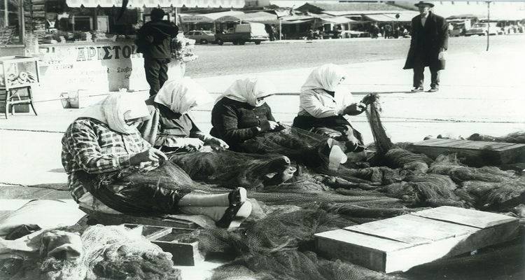 &Tau;&alpha; &kappa;&alpha;ΐ&kappa;&iota;&alpha; &alpha;&pi;ό &tau;&omicron; &Tau;&sigma;&epsilon;&sigma;&mu;έ, &omicron; &pi;ό&lambda;&epsilon;&mu;&omicron;&sigmaf; &eta; &alpha;&tau;&rho;&alpha;&xi;&iota;ό&nu;