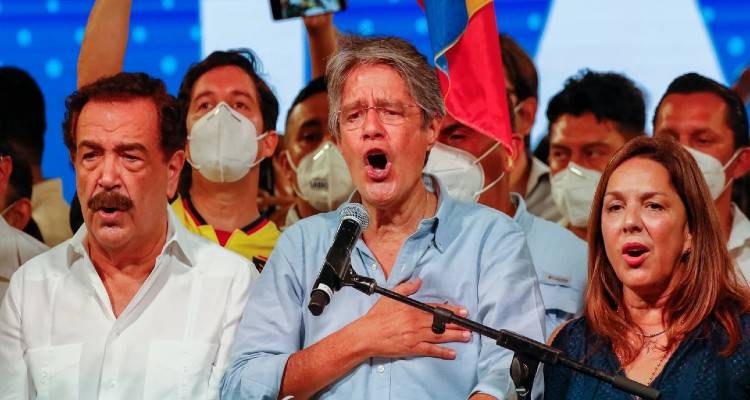 Προεδρικές εκλογές στον Ισημερινό: Ο Γκιγιέρμο Λάσο αυτοανακηρύσσεται εκλεγμένος πρόεδρος