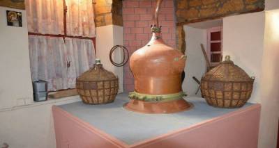 &Alpha;&pi;&omicron;&sigma;&tau;&alpha;&kappa;&tau;ή&rho;&iota;&omicron; &Omicron;&iota;&kappa;&omicron;&gamma;έ&nu;&epsilon;&iota;&alpha;&sigmaf; &Lambda;&upsilon;&rho;&iota;&sigma;&tau;ή &sigma;&tau;&omicron; &Kappa;&omicron;&nu;&tau;&omicron;&pi;&omicron;ύ&lambda;&iota; (photos)