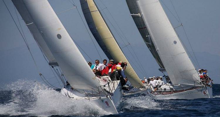 &Alpha;&nu;&omicron;ί&gamma;&epsilon;&iota; &pi;&alpha;&nu;&iota;ά &sigma;&tau;&iota;&sigmaf; 20 &Alpha;&upsilon;&gamma;&omicron;ύ&sigma;&tau;&omicron;&upsilon; &eta; Aegean Regatta (video)