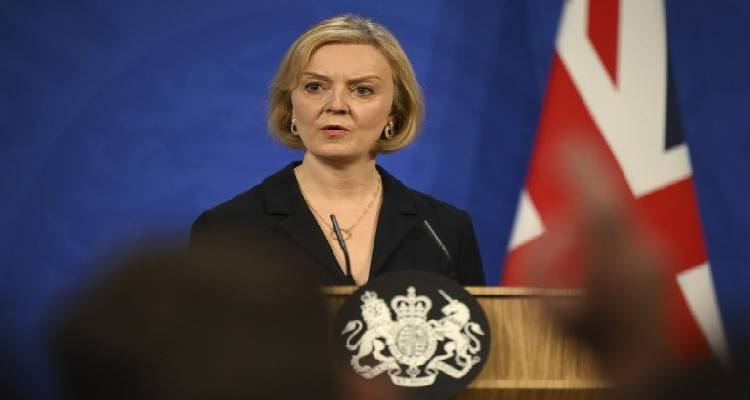 Βρετανία: Στο χείλος του γκρεμού η Λιζ Τρας