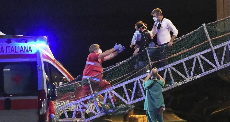 &Pi;ά&nu;&omega; &alpha;&pi;ό 500 &mu;&epsilon;&tau;&alpha;&nu;ά&sigma;&tau;&epsilon;&sigmaf; &alpha;&pi;&omicron;&beta;&iota;&beta;ά&sigma;&tau;&eta;&kappa;&alpha;&nu; &sigma;&epsilon; &lambda;&iota;&mu;ά&nu;&iota;&alpha; &tau;&eta;&sigmaf; &Iota;&tau;&alpha;&lambda;ί&alpha;&sigmaf; &mu;&epsilon; &pi;&lambda;&omicron;ί&alpha; &Mu;&Kappa;&Omicron;