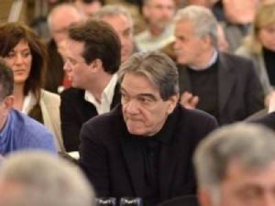 Σηφουνάκης: Ο «ευεργέτης» κατέστησε τον ιστορικό αερομεταφορέα του Ωνάση «τοπικό ΚΤΕΛ»,