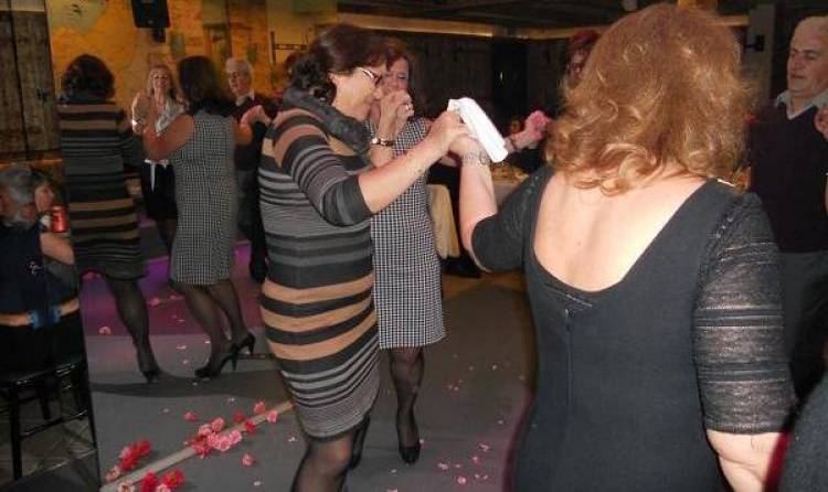 &Omicron; &Pi;&omicron;&lambda;&iota;&tau;&iota;&sigma;&tau;&iota;&kappa;ό&sigmaf; &Sigma;ύ&lambda;&lambda;&omicron;&gamma;&omicron;&sigmaf; &Kappa;&alpha;&lambda;&lambda;&iota;&theta;&iota;&omega;&tau;ώ&nu; &sigma;&upsilon;&nu;&epsilon;&chi;ί&zeta;&epsilon;&iota; &tau;&iota;&sigmaf; &delta;&rho;ά&sigma;&epsilon;&iota;&sigmaf; &tau;&omicron;&upsilon;