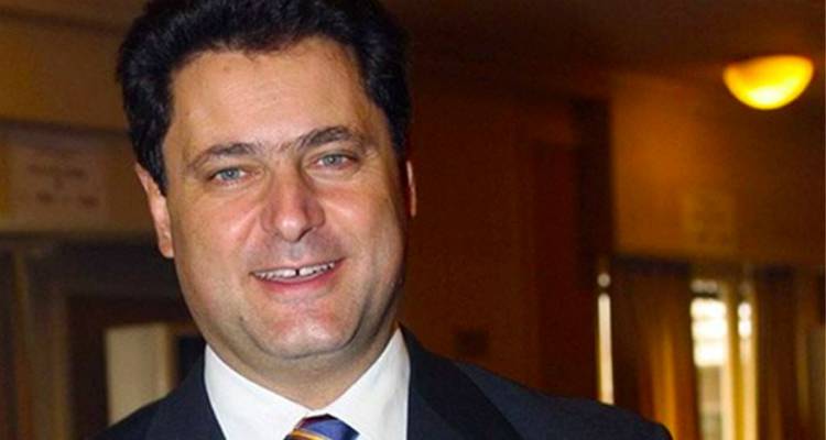 &Omicron; &delta;&omicron;&lambda;&omicron;&phi;ό&nu;&omicron;&sigmaf; &tau;&omicron;&upsilon; &Zeta;&alpha;&phi;&epsilon;&iota;&rho;ό&pi;&omicron;&upsilon;&lambda;&omicron;&upsilon; &epsilon;&pi;έ&sigma;&tau;&rho;&epsilon;&psi;&epsilon; &kappa;&alpha;&iota; ά&phi;&eta;&sigma;&epsilon; &sigma;&eta;&mu;&epsilon;ί&omega;&mu;&alpha; &sigma;&tau;&eta;&nu; &Epsilon;&Lambda;&Alpha;&Sigma;!