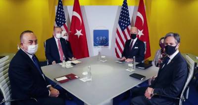 &Sigma;&upsilon;&nu;&epsilon;&chi;ί&zeta;&epsilon;&iota; &nu;&alpha; &tau;&rho;&alpha;&beta;ά&epsilon;&iota; &tau;&omicron; &alpha;&upsilon;&tau;ί &tau;&eta;&sigmaf; &Tau;&omicron;&upsilon;&rho;&kappa;ί&alpha;&sigmaf; &omicron; &Mu;&pi;ά&iota;&nu;&tau;&epsilon;&nu; | &Eta; &epsilon;&nu;ό&chi;&lambda;&eta;&sigma;&eta; &tau;&omicron;&upsilon; &Epsilon;&rho;&nu;&tau;&omicron;&gamma;ά&nu;