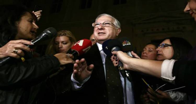 &Sigma;&tau;&Epsilon;: &Alpha;&nu;&tau;&iota;&sigma;&upsilon;&nu;&tau;&alpha;&gamma;&mu;&alpha;&tau;&iota;&kappa;ό&sigmaf; &omicron; &nu;ό&mu;&omicron;&sigmaf; &Pi;&alpha;&pi;&pi;ά &gamma;&iota;&alpha; &tau;&iota;&sigmaf; &tau;&eta;&lambda;&epsilon;&omicron;&pi;&tau;&iota;&kappa;έ&sigmaf; ά&delta;&epsilon;&iota;&epsilon;&sigmaf;
