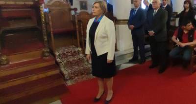 Έ&nu;&omega;&sigma;&eta; &Iota;&alpha;&tau;&rho;ώ&nu; &Nu;&omicron;&sigma;&omicron;&kappa;&omicron;&mu;&epsilon;ί&omicron;&upsilon; &Lambda;ή&mu;&nu;&omicron;&upsilon;: &laquo;Ή&lambda;&theta;&epsilon;&sigmaf;, &epsilon;ί&delta;&epsilon;&sigmaf;, &alpha;&pi;ή&lambda;&theta;&epsilon;&sigmaf;.&raquo;