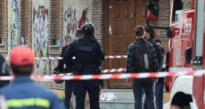 &Theta;&rho;ί&lambda;&epsilon;&rho; &mu;&epsilon; &tau;&eta;&nu; έ&kappa;&rho;&eta;&xi;&eta; &tau;&eta;&sigmaf; &tau;&sigma;ά&nu;&tau;&alpha;&sigmaf; &mu;&epsilon; &tau;&alpha; &nu;&alpha;&rho;&kappa;&omega;&tau;&iota;&kappa;ά &sigma;&tau;&omicron;&nu; &Kappa;&omicron;&lambda;&omega;&nu;ό | &Tau;&omicron; &tau;&eta;&lambda;&epsilon;&phi;ώ&nu;&eta;&mu;&alpha; &sigma;&tau;&eta;&nu; &Epsilon;&Lambda;&Alpha;&Sigma;, &tau;&omicron; &sigma;&epsilon;&nu;ά&rho;&iota;&omicron; &tau;&eta;&sigmaf; &pi;&alpha;&gamma;ί&delta;&alpha;&sigmaf; &sigma;&epsilon; &alpha;&sigma;&tau;&upsilon;&nu;&omicron;&mu;&iota;&kappa;&omicron;ύ&sigmaf;, 4 &tau;&rho;&alpha;&upsilon;&mu;&alpha;&tau;ί&epsilon;&sigmaf;