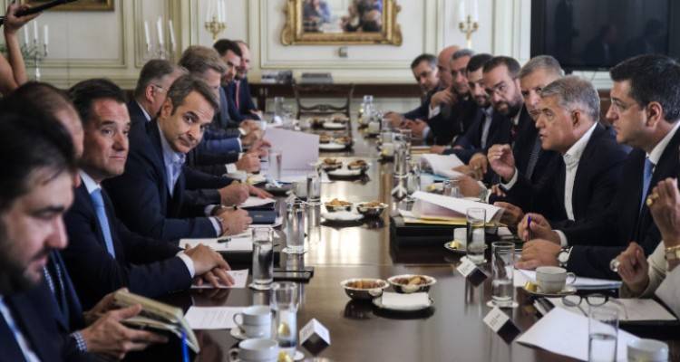 Οσα έγιναν στη συνάντηση του πρωθυπουργού με τους περιφερειάρχες | Τα τριψήφια, το ΕΣΠΑ και τα νέα νομοσχέδια