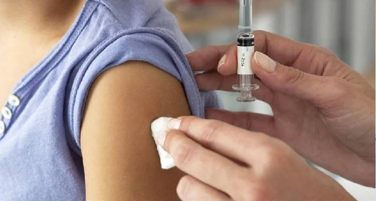 &Epsilon;&mu;&beta;ό&lambda;&iota;&omicron; Pfizer: &Epsilon;&gamma;&kappa;&rho;ί&nu;&epsilon;&tau;&alpha;&iota; &eta; &epsilon;&nu;&iota;&sigma;&chi;&upsilon;&tau;&iota;&kappa;ή &delta;ό&sigma;&eta; &sigma;&tau;&alpha; &pi;&alpha;&iota;&delta;&iota;ά &alpha;&pi;ό 5-11 &epsilon;&tau;ώ&nu; &sigma;&tau;&iota;&sigmaf; &Eta;&Pi;&Alpha;