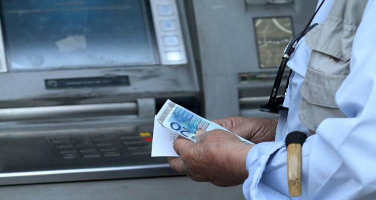 Ο πρόεδρος της ΕΣΕΕ στον Fm 100: Οι επιπτώσεις των capital controls ένα χρόνο μετά (mp3)