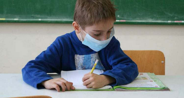 Οδηγίες στα σχολεία για τον νέο κορωναϊό