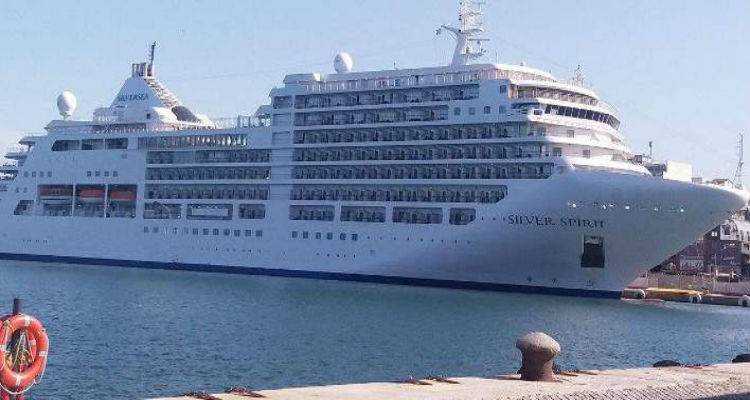 331 &tau;&omicron;&upsilon;&rho;ί&sigma;&tau;&epsilon;&sigmaf; &alpha;ύ&rho;&iota;&omicron; &sigma;&tau;&eta; &Lambda;ή&mu;&nu;&omicron;