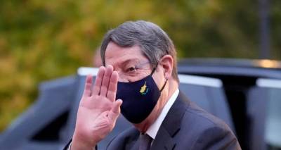 &Kappa;ύ&pi;&rho;&omicron;&sigmaf;: &Sigma;&upsilon;&nu;ά&nu;&tau;&eta;&sigma;&eta; &Alpha;&nu;&alpha;&sigma;&tau;&alpha;&sigma;&iota;ά&delta;&eta; &mu;&epsilon; &tau;&omicron;&nu; &Pi;&rho;ό&epsilon;&delta;&rho;&omicron; &tau;&eta;&sigmaf; &Pi;&omicron;&lambda;&omega;&nu;ί&alpha;&sigmaf; &Alpha;&nu;&tau;&rho;έ&iota; &Nu;&tau;&omicron;ύ&tau;&alpha;