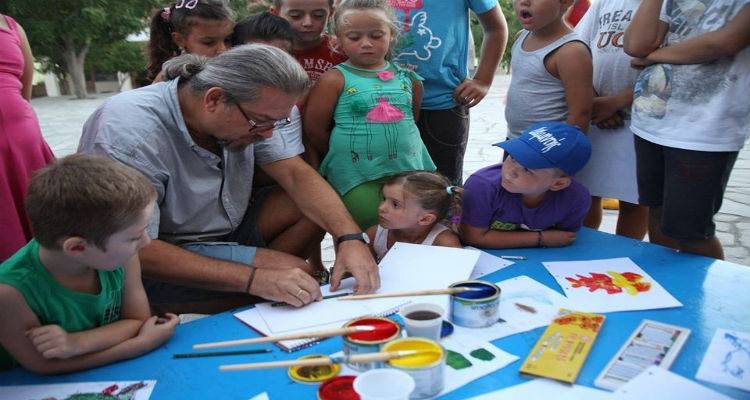Ολοκληρώθηκε με επιτυχία το εικαστικό εργαστήρι «Ζωγραφίζοντας από τον Ρίτσο στον Αη Στράτη» (photos)