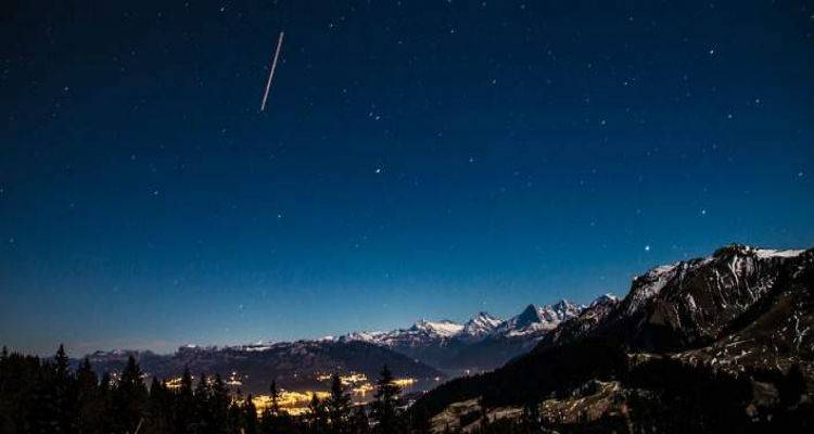 Έ&rho;&chi;&omicron;&nu;&tau;&alpha;&iota; &tau;&alpha; &pi;&rho;ώ&tau;&alpha; &pi;&epsilon;&phi;&tau;&alpha;&sigma;&tau;έ&rho;&iota;&alpha; &tau;&omicron;&upsilon; 2017: &Kappa;&omicron;&rho;&upsilon;&phi;ώ&nu;&omicron;&nu;&tau;&alpha;&iota; &tau;&eta;&nu; &Tau;&rho;ί&tau;&eta; &tau;&omicron; &beta;&rho;ά&delta;&upsilon;