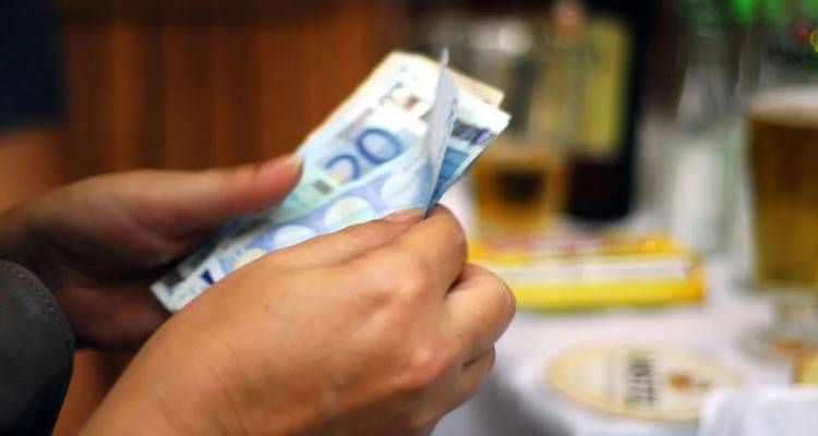 ΟΠΕΚΑ: Ποια επιδόματα καταβάλλονται στις 30 Ιουλίου