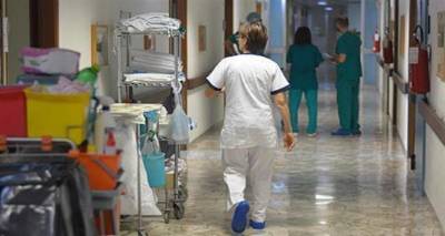 &Kappa;&omicron;&rho;&omicron;&nu;&omicron;ϊό&sigmaf;: &Sigma;&kappa;έ&psi;&epsilon;&iota;&sigmaf; &gamma;&iota;&alpha; &epsilon;&pi;ί&tau;&alpha;&xi;&eta; &alpha;&nu;&alpha;&iota;&sigma;&theta;&eta;&sigma;&iota;&omicron;&lambda;ό&gamma;&omega;&nu; &sigma;&epsilon; &Beta;ό&rho;&epsilon;&iota;&alpha; &Epsilon;&lambda;&lambda;ά&delta;&alpha; &kappa;&alpha;&iota; &nu;&eta;&sigma;&iota;ά