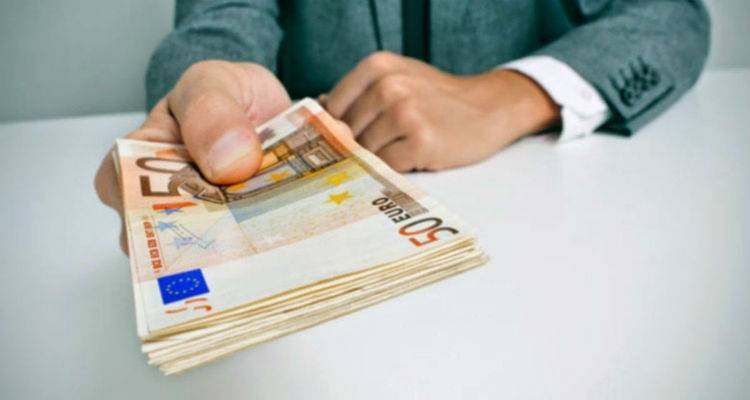 &Mu;έ&lambda;&omicron;&sigmaf; &tau;&omicron;&upsilon; &pi;&epsilon;&iota;&theta;&alpha;&rho;&chi;&iota;&kappa;&omicron;ύ &tau;&omicron;&upsilon; &Pi;&alpha;&nu;&epsilon;&lambda;&lambda;ή&nu;&iota;&omicron;&upsilon; &Iota;&alpha;&tau;&rho;&iota;&kappa;&omicron;ύ &Sigma;&upsilon;&lambda;&lambda;ό&gamma;&omicron;&upsilon; &omicron; &gamma;&upsilon;&nu;&alpha;&iota;&kappa;&omicron;&lambda;ό&gamma;&omicron;&sigmaf; &mu;&epsilon; &tau;&omicron; &phi;&alpha;&kappa;&epsilon;&lambda;ά&kappa;&iota;