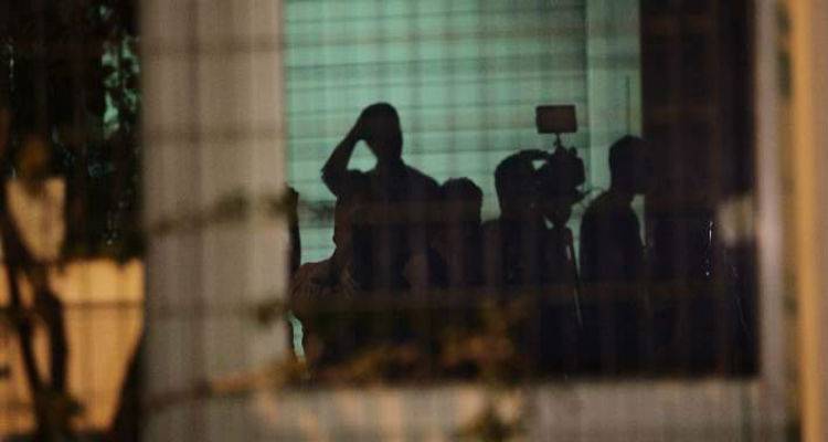 &Sigma;&upsilon;&nu;&epsilon;&chi;ί&zeta;&epsilon;&tau;&alpha;&iota; &tau;&omicron; &theta;&rho;ί&lambda;&epsilon;&rho; &mu;&epsilon; &tau;&iota;&sigmaf; &tau;&eta;&lambda;&epsilon;&omicron;&pi;&tau;&iota;&kappa;έ&sigmaf; ά&delta;&epsilon;&iota;&epsilon;&sigmaf; | &Kappa;&lambda;&epsilon;ί&nu;&epsilon;&iota; 48&omega;&rho;&omicron; &eta; &delta;&eta;&mu;&omicron;&pi;&rho;&alpha;&sigma;ί&alpha;