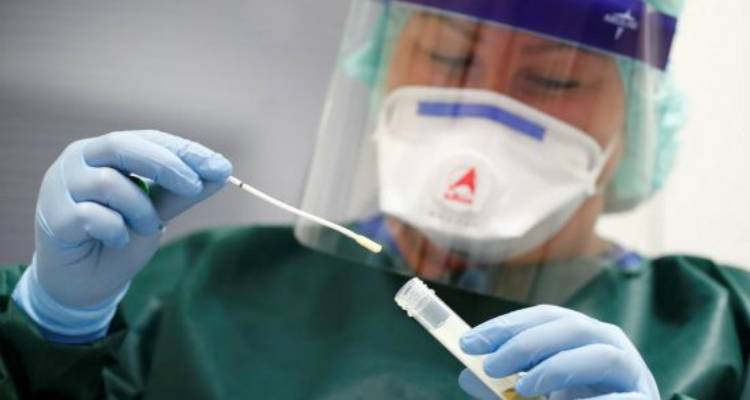 Κορωνοϊός: 302 νέα κρούσματα στη χώρα | 53 διασωληνωμένοι