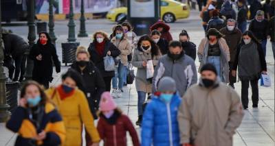 &Kappa;&omicron;&rho;&omega;&nu;&omicron;ϊό&sigmaf;: 23.106 &kappa;&rho;&omicron;ύ&sigma;&mu;&alpha;&tau;&alpha; &sigma;ή&mu;&epsilon;&rho;&alpha;, 338 &delta;&iota;&alpha;&sigma;&omega;&lambda;&eta;&nu;&omega;&mu;έ&nu;&omicron;&iota;, 53 &theta;ά&nu;&alpha;&tau;&omicron;&iota;