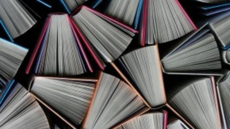 &Pi;&omicron;&iota;ά &Alpha;&Epsilon;&Iota; &kappa;&alpha;&iota; &Tau;&Epsilon;&Iota; &sigma;&upsilon;&gamma;&chi;&omega;&nu;&epsilon;ύ&nu;&tau;&alpha;&iota;, &pi;&omicron;&iota;ά &kappa;&alpha;&tau;&alpha;&rho;&gamma;&omicron;ύ&nu;&tau;&alpha;&iota;