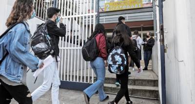 &Mu;&epsilon; &tau;&omicron; &beta;&lambda;έ&mu;&mu;&alpha; &sigma;&tau;&alpha; &sigma;&chi;&omicron;&lambda;&epsilon;ί&alpha;: &Omicron;&iota; &phi;ό&beta;&omicron;&iota; &gamma;&iota;&alpha; &alpha;ύ&xi;&eta;&sigma;&eta; &kappa;&rho;&omicron;&upsilon;&sigma;&mu;ά&tau;&omega;&nu; &kappa;&alpha;&iota; &tau;&omicron; &sigma;&chi;έ&delta;&iota;&omicron; &lambda;&epsilon;&iota;&tau;&omicron;&upsilon;&rho;&gamma;ί&alpha;&sigmaf; | &Tau;&iota; &theta;&alpha; &gamma;ί&nu;&epsilon;&tau;&alpha;&iota; &alpha;&nu; &upsilon;&pi;ά&rho;&xi;&epsilon;&iota; &kappa;&rho;&omicron;ύ&sigma;&mu;&alpha;