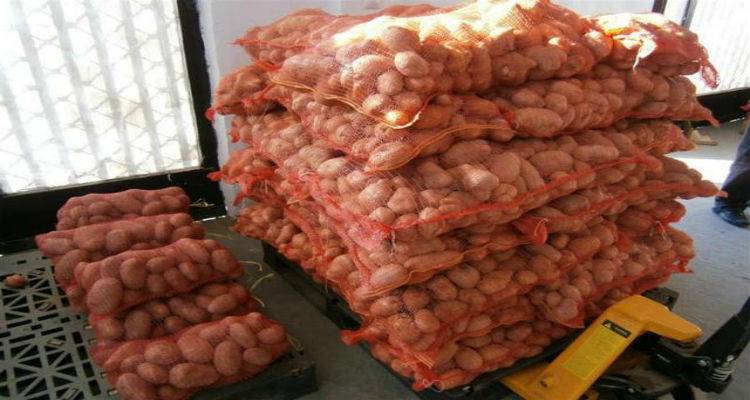 Ξεκίνησε η διανομή πατάτας στους τρίτεκνους της Λήμνου