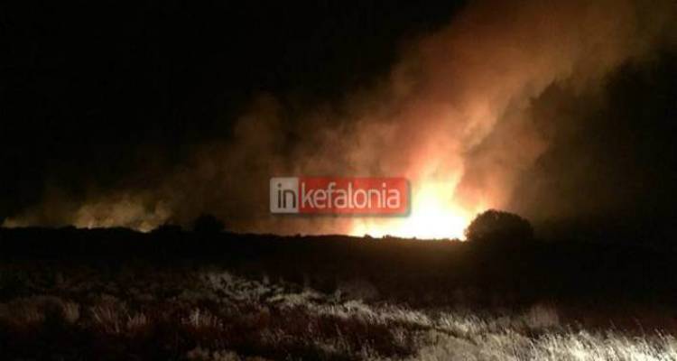 &Mu;&epsilon;&gamma;ά&lambda;&epsilon;&sigmaf; &phi;&omega;&tau;&iota;έ&sigmaf; &sigma;&tau;&eta;&nu; &Kappa;&epsilon;&phi;&alpha;&lambda;&omicron;&nu;&iota;ά