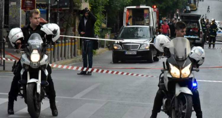&Eta; &Beta;&omicron;&upsilon;&lambda;ή &alpha;&rho;&nu;&epsilon;ί&tau;&alpha;&iota; ό&tau;&iota; έ&lambda;&epsilon;&gamma;&xi;&epsilon; &tau;&omicron; &tau;&rho;&omicron;&mu;&omicron;&delta;έ&mu;&alpha; &tau;&omicron;&upsilon; &Pi;&alpha;&pi;&alpha;&delta;ή&mu;&omicron;&upsilon;